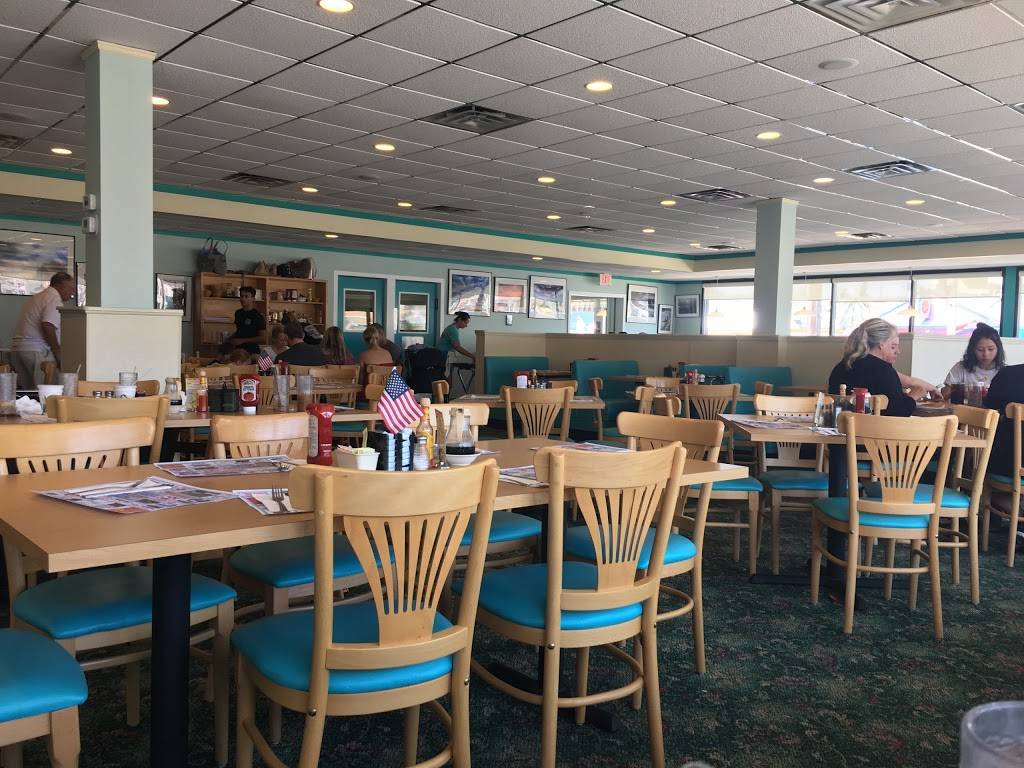 Freds Beach Haven Diner | restaurant | 305 N Bay Ave, Beach Haven, NJ 08008, USA | 6094924269 OR +1 609-492-4269