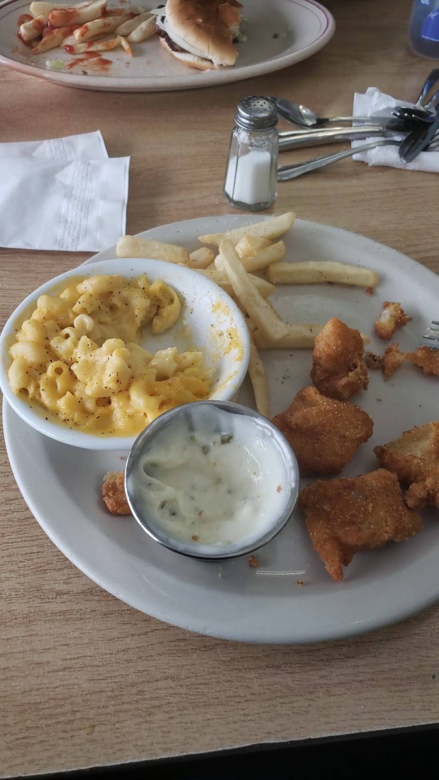 Victorias Country Inn | restaurant | 6925 W Third St, Dayton, OH 45417, USA | 9378357113 OR +1 937-835-7113