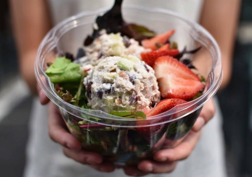 Vinaigrette Salad Kitchen | restaurant | 3735 Palomar Centre Dr Suite 180, Lexington, KY 40513, USA | 8597212376 OR +1 859-721-2376