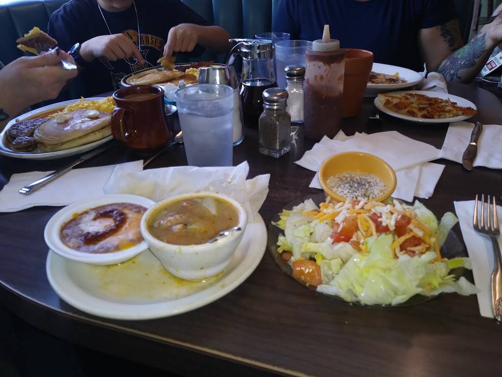 Village Kitchen | restaurant | 4853 Newport Ave, San Diego, CA 92107, USA | 6192220151 OR +1 619-222-0151