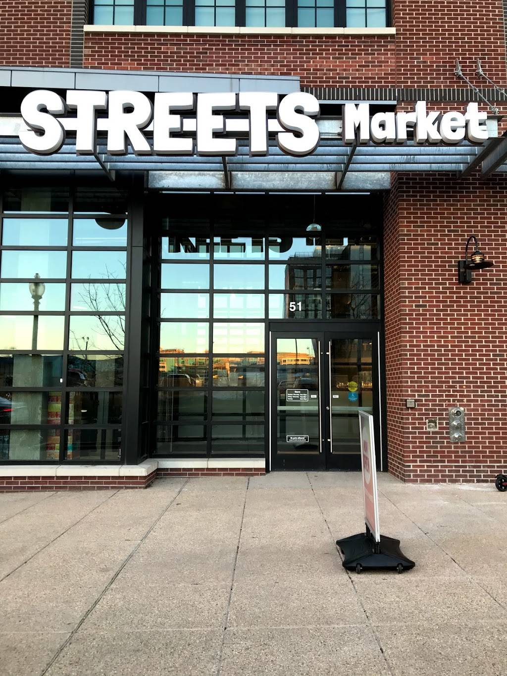 Streets Market | restaurant | 51 M St NE, Washington, DC 20002, USA | 2028981314 OR +1 202-898-1314