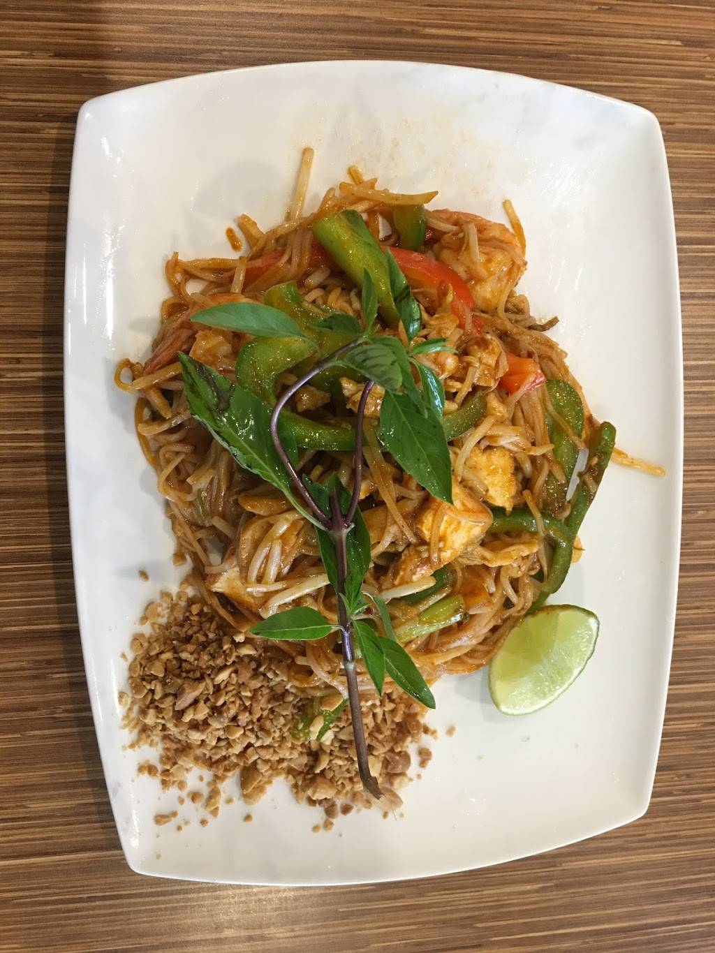 Pho Soho | restaurant | 925 Rathburn Rd E, Mississauga, ON L4W 4C3, Canada | 9058972888 OR +1 905-897-2888