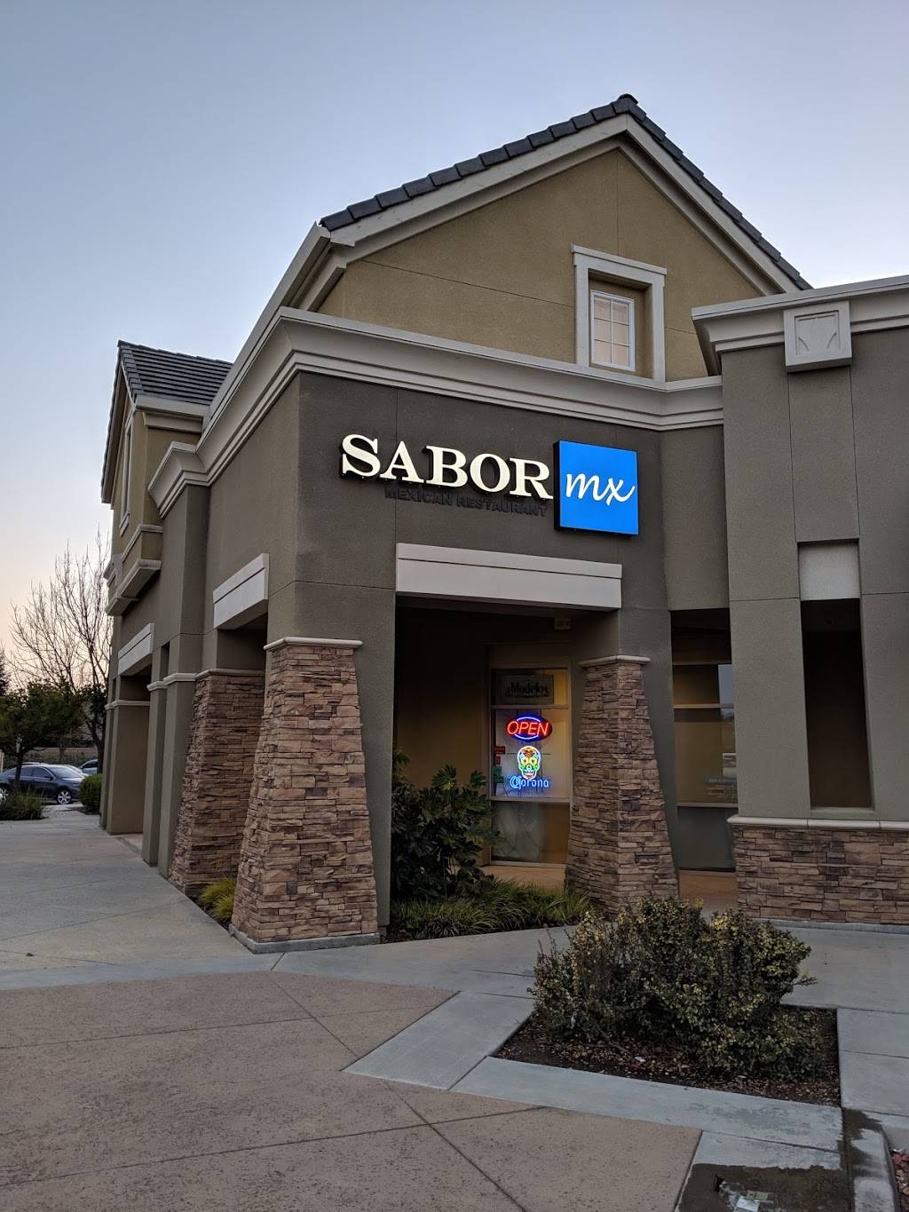 Sabor Mexican Bar & Bistro | restaurant | 4045 W Figarden Dr #101, Fresno, CA 93722, USA | 5593751644 OR +1 559-375-1644