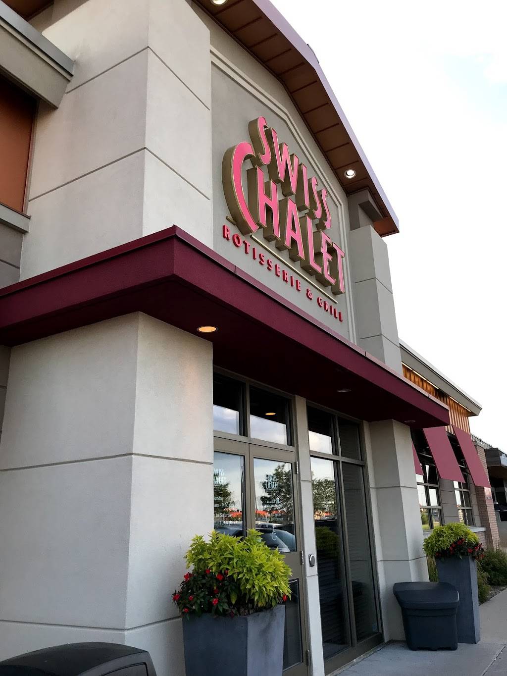 Swiss Chalet Rotisserie & Grill | restaurant | 506 Hespeler Rd, Cambridge, ON N1R 6J7, Canada | 5197407888 OR +1 519-740-7888