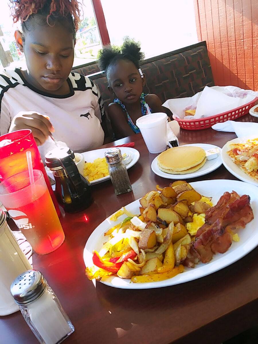 American Grille | restaurant | 1450 Holmes Rd, Ypsilanti, MI 48198, USA | 7345444453 OR +1 734-544-4453