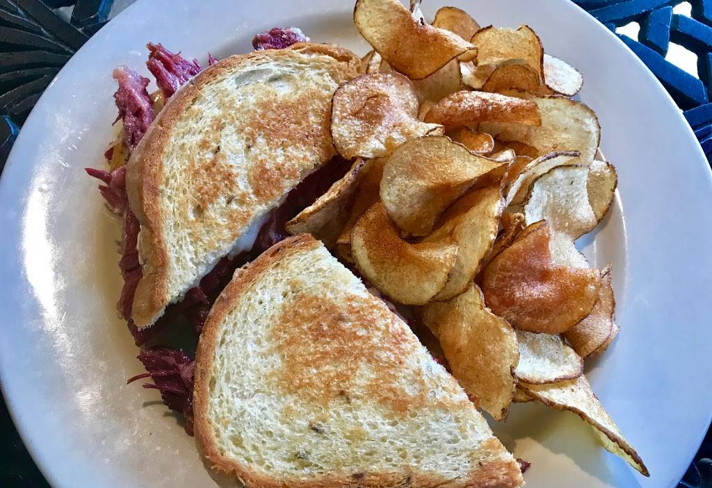 John D. McGurks Irish Pub and Garden | restaurant | 1200 Russell Blvd, St. Louis, MO 63104, USA | 3147768309 OR +1 314-776-8309