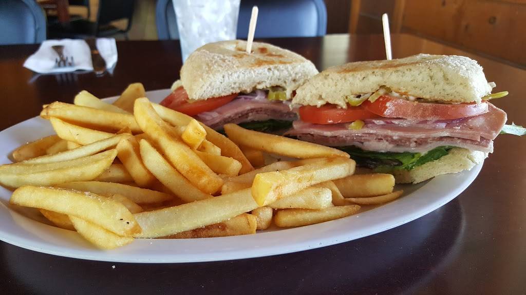 Patricios Grill & Pasta | restaurant | 14700 Elizabeth Lake Rd, Lake Hughes, CA 93532, USA | 6619654329 OR +1 661-965-4329