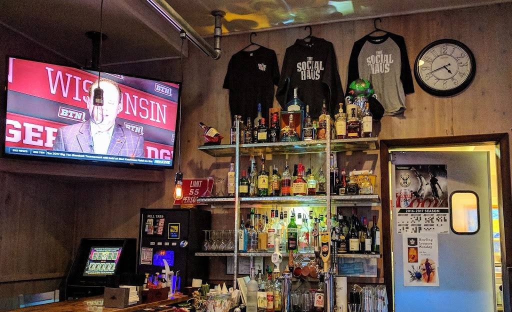 The Social Haus | restaurant | N48W18474 W Lisbon Rd, Menomonee Falls, WI 53051, USA | 2622939565 OR +1 262-293-9565
