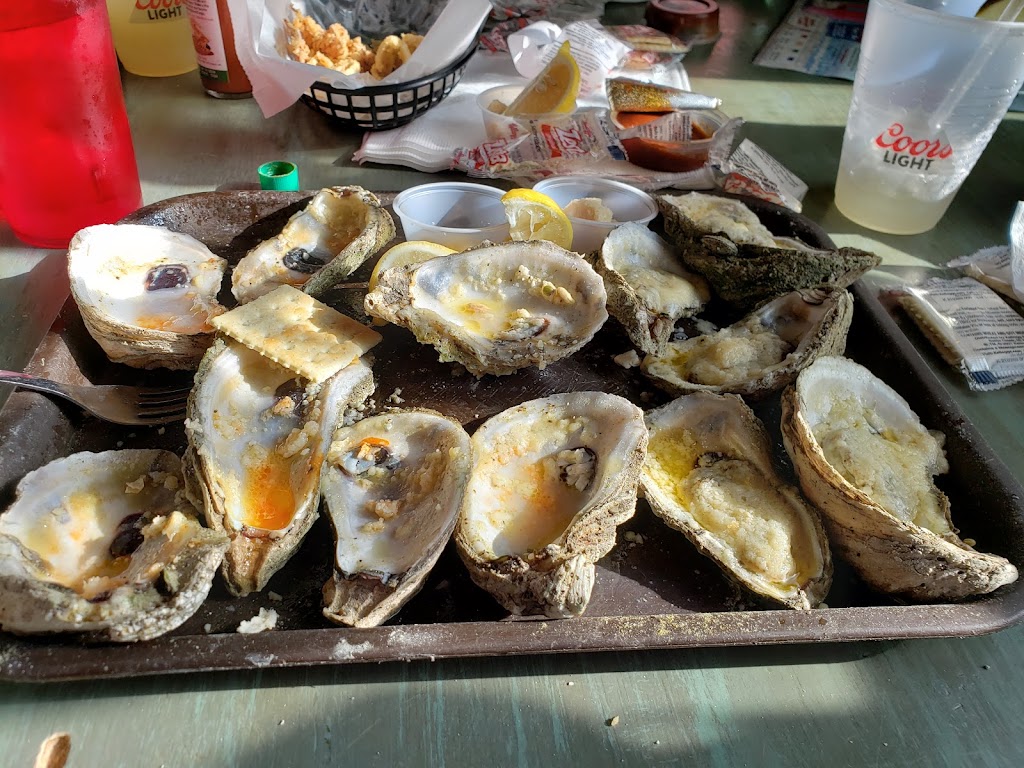 Shuckums Oyster Pub & Seafood Grill | restaurant | 15614 Front Beach Rd, Panama City, FL 32413, USA | 8502353214 OR +1 850-235-3214