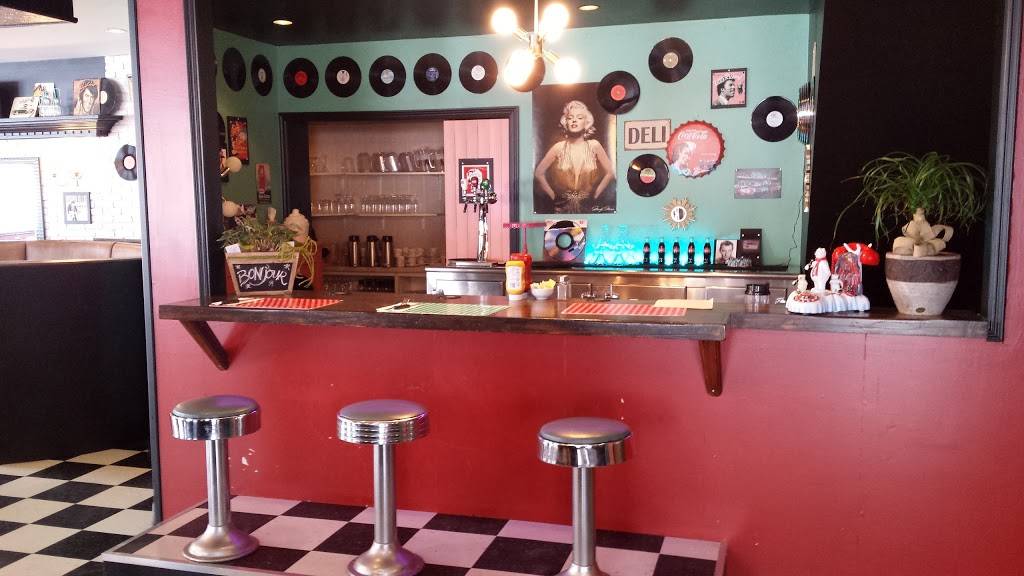 Bar le Montagnard | night club | 514 Rue Principale, Saint-Donat-de-Montcalm, QC J0T 2C0, Canada | 8194242075 OR +1 819-424-2075