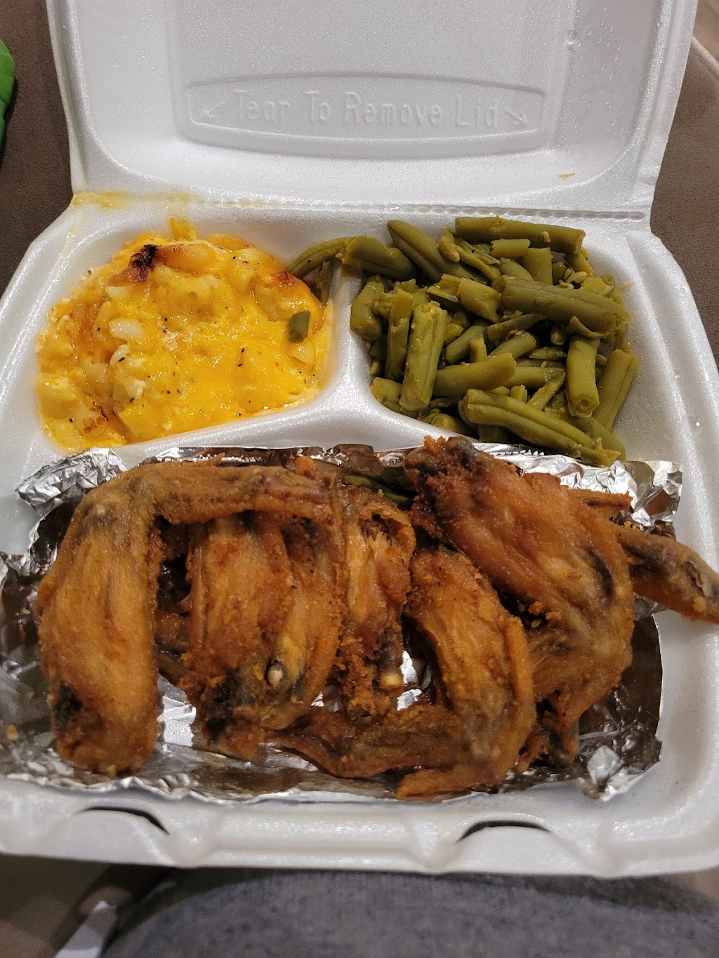 Lavish | restaurant | 512 Avenue of the States, Chester, PA 19013, USA | 4844804708 OR +1 484-480-4708