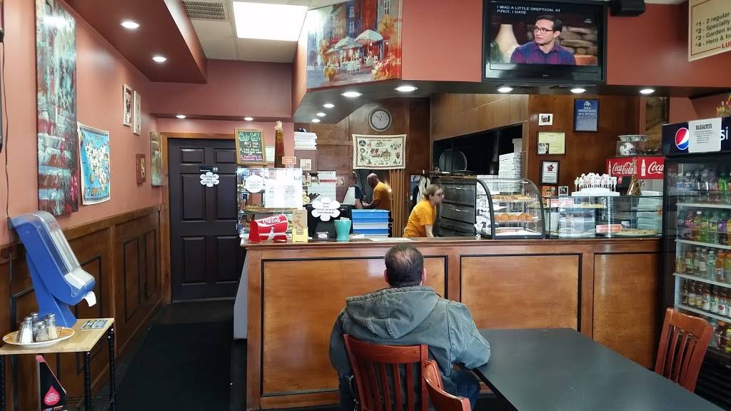 Giovannis Pizza | restaurant | 1009 Little E Neck Rd, West Babylon, NY 11704, USA | 6316699507 OR +1 631-669-9507