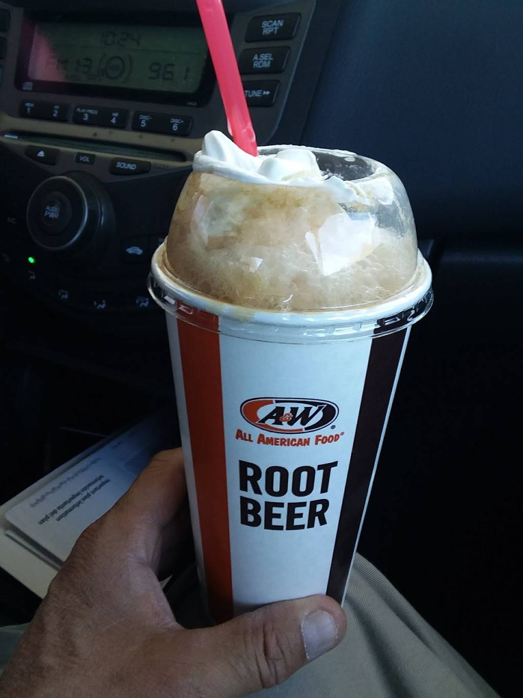 A&W | meal takeaway | 6261 E Benson Hwy, Tucson, AZ 85756, USA | 5206640907 OR +1 520-664-0907