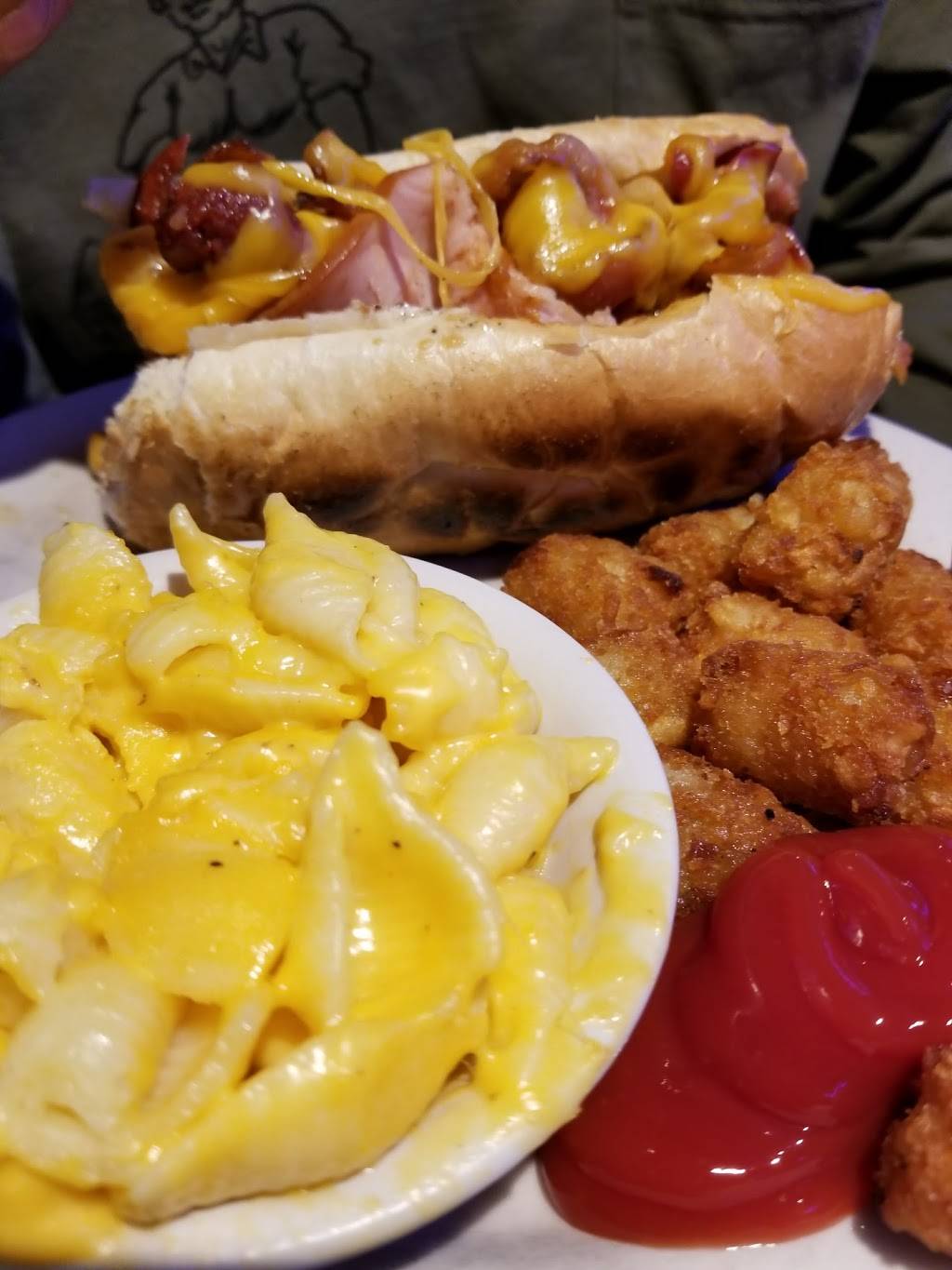 Galaxy Diner | restaurant | 3109 W Cary St, Richmond, VA 23221, USA | 8042130510 OR +1 804-213-0510