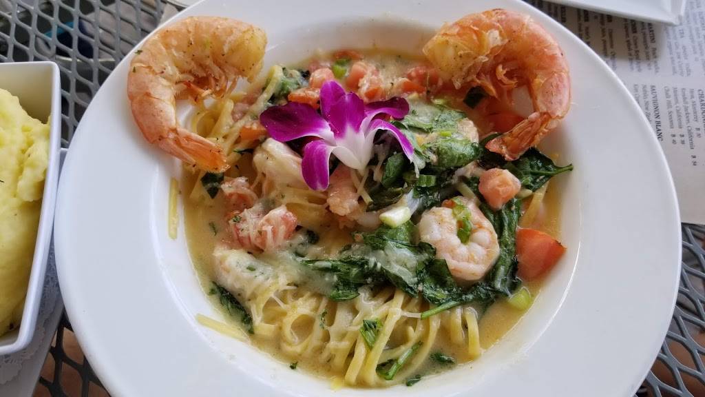 Circles Waterfront Restaurant | restaurant | 1212 Apollo Beach Blvd, Apollo Beach, FL 33572, USA | 8136413275 OR +1 813-641-3275