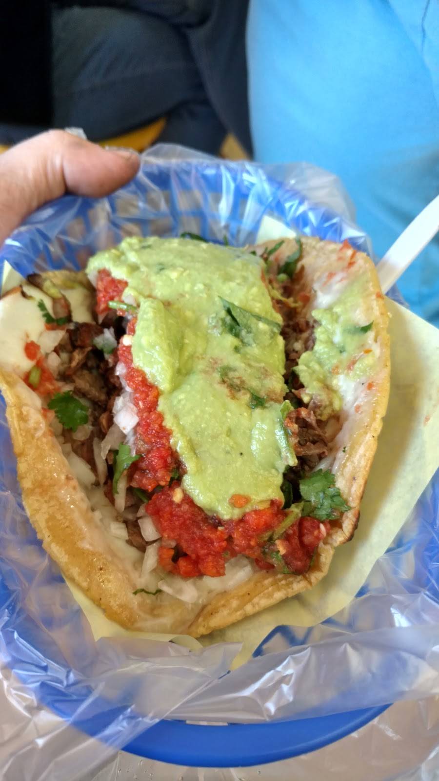 Tacos "El Ruso" | restaurant | Acueducto 4611, Soler, 22530 Tijuana, B.C., Mexico | 016644834219 OR +52 664 483 4219