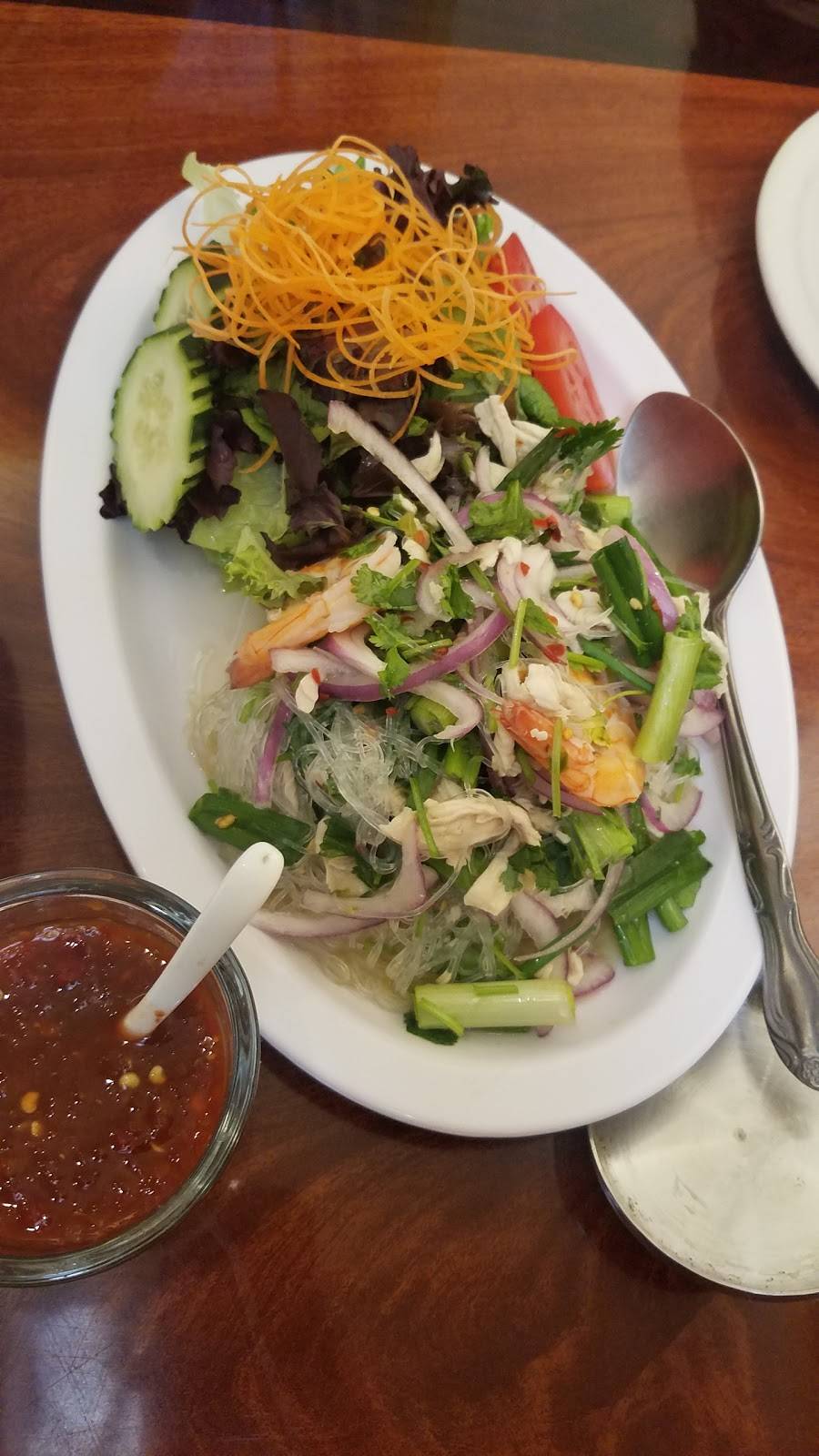 Grandmas Thai Kitchen | restaurant | 13230 Burbank Blvd, Van Nuys, CA 91401, USA | 8187859036 OR +1 818-785-9036