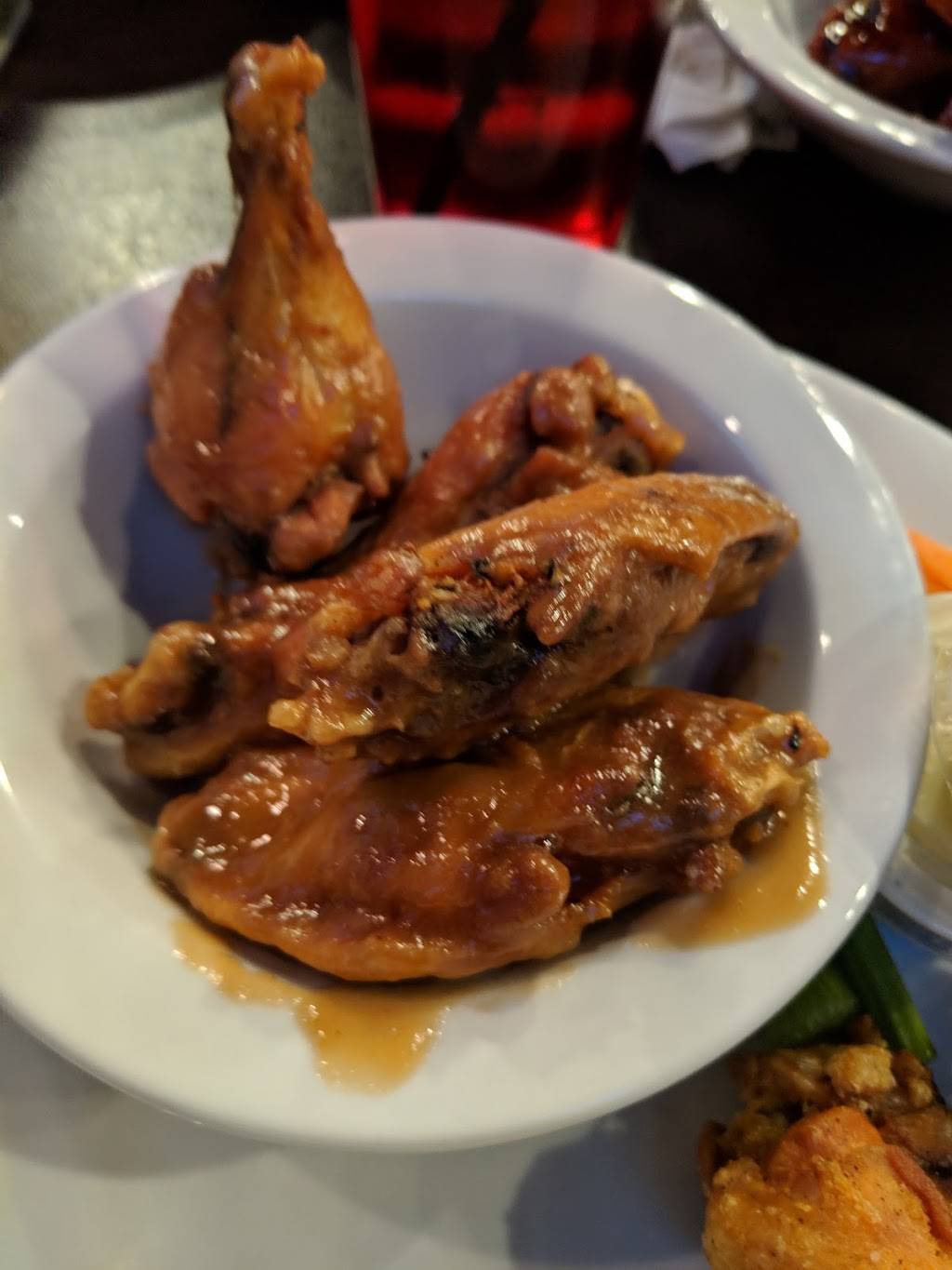 Cogburns Big Wings | restaurant | 110 S Val Vista Dr, Gilbert, AZ 85296, USA | 4809264034 OR +1 480-926-4034