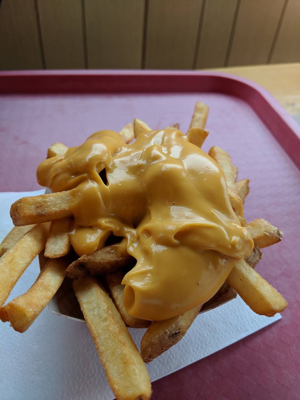 Toms Hot Dog | restaurant | 61 State Rd, Whately, MA 01093, USA | 4136652931 OR +1 413-665-2931