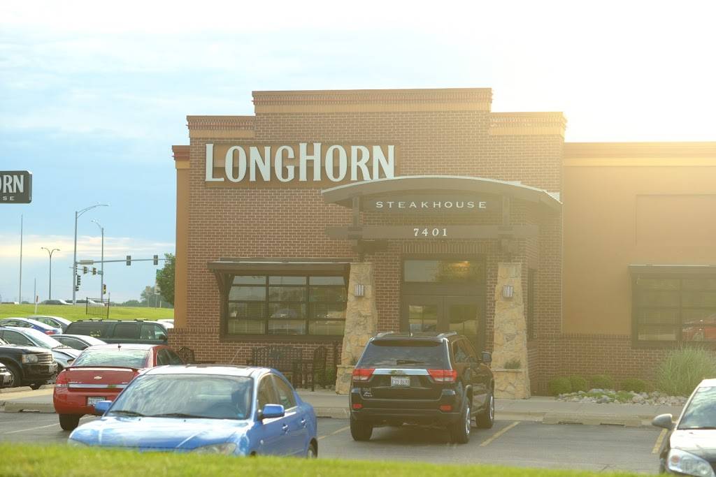 LongHorn Steakhouse | meal takeaway | 7401 North Grand Prairie Drive, Peoria, IL 61615, USA | 3096935750 OR +1 309-693-5750