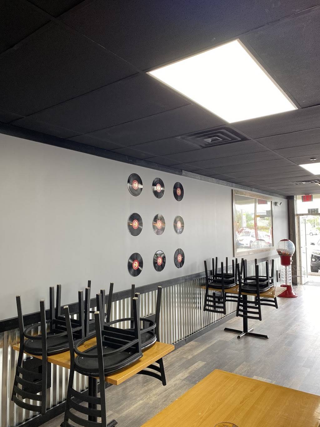 Memphis Wings | restaurant | 1722 3rd St N, Jacksonville Beach, FL 32250, USA | 9043720637 OR +1 904-372-0637