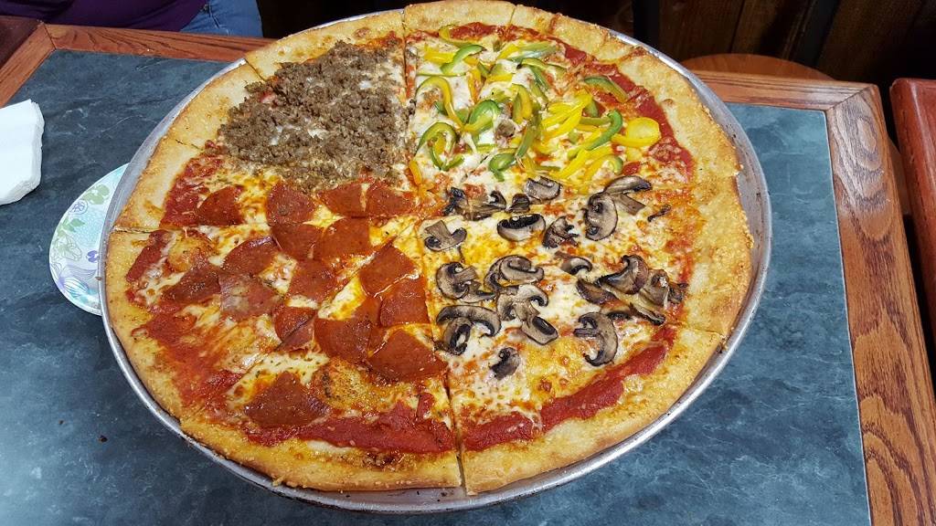 Debanvilles General Store & Cafe | meal takeaway | 47 VT-105, Bloomfield, VT 05905, USA | 8029625525 OR +1 802-962-5525