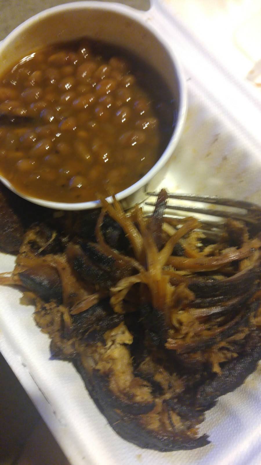 Dickeys Barbecue Pit | restaurant | 20755 Hall Rd, Macomb, MI 48044, USA | 5867415270 OR +1 586-741-5270