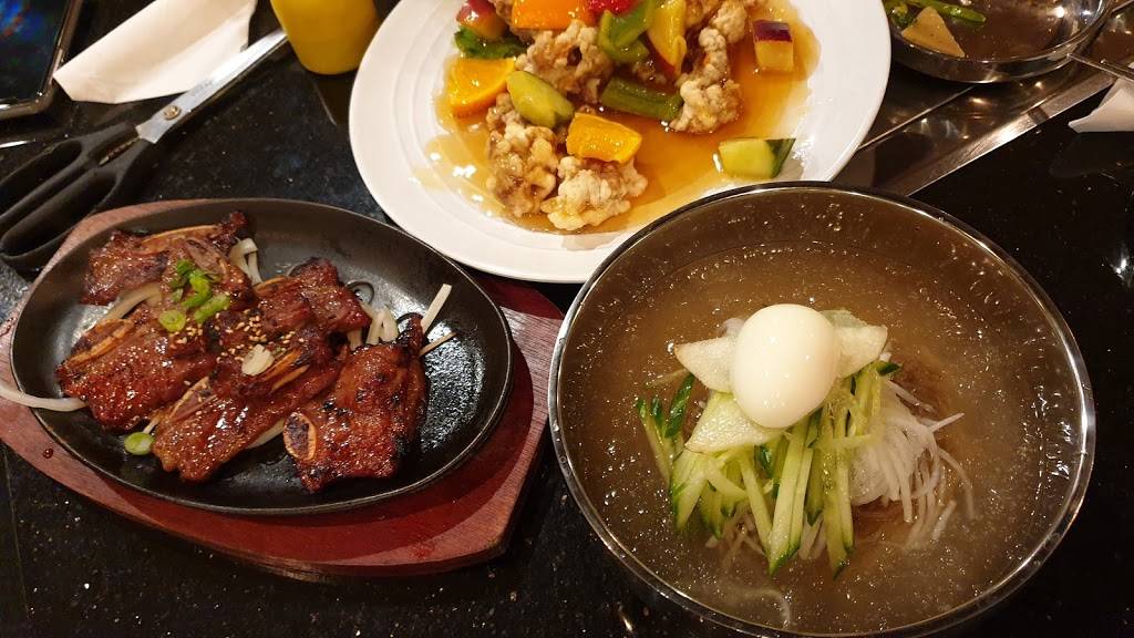 Arirang BBQ Restaurant | restaurant | 1177 Central Pkwy W, Mississauga, ON L5C 3J2, Canada | 9058041880 OR +1 905-804-1880