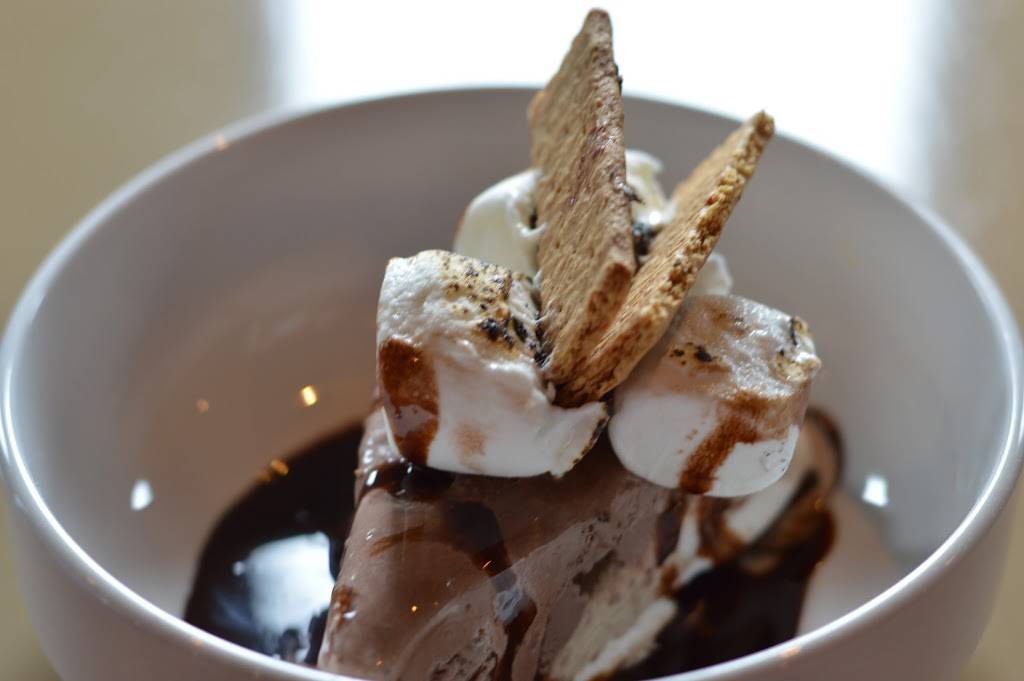 Backyard Brewery and Kitchen | restaurant | 1211 S Mammoth Rd, Manchester, NH 03109, USA | 6036233545 OR +1 603-623-3545