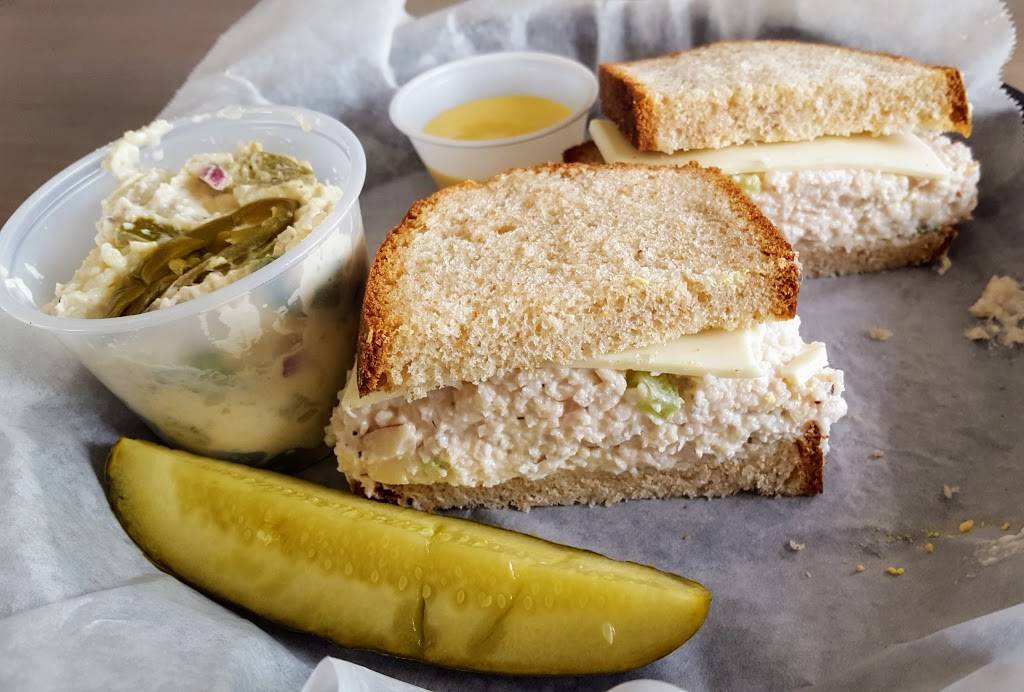 Waterfront Deli | restaurant | 1813 Kimberly Rd, Bettendorf, IA 52722, USA | 5633594300 OR +1 563-359-4300
