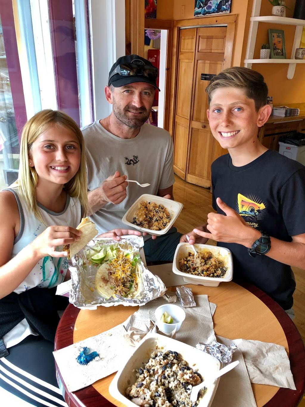 Dillys Taqueria | restaurant | 12 Circuit Ave, Oak Bluffs, MA 02557, USA | 5086879171 OR +1 508-687-9171