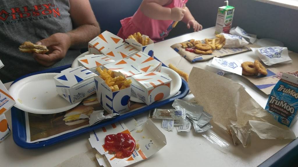 White Castle | restaurant | 2430 Landmark Ave NE, Corydon, IN 47112, USA | 8127386551 OR +1 812-738-6551