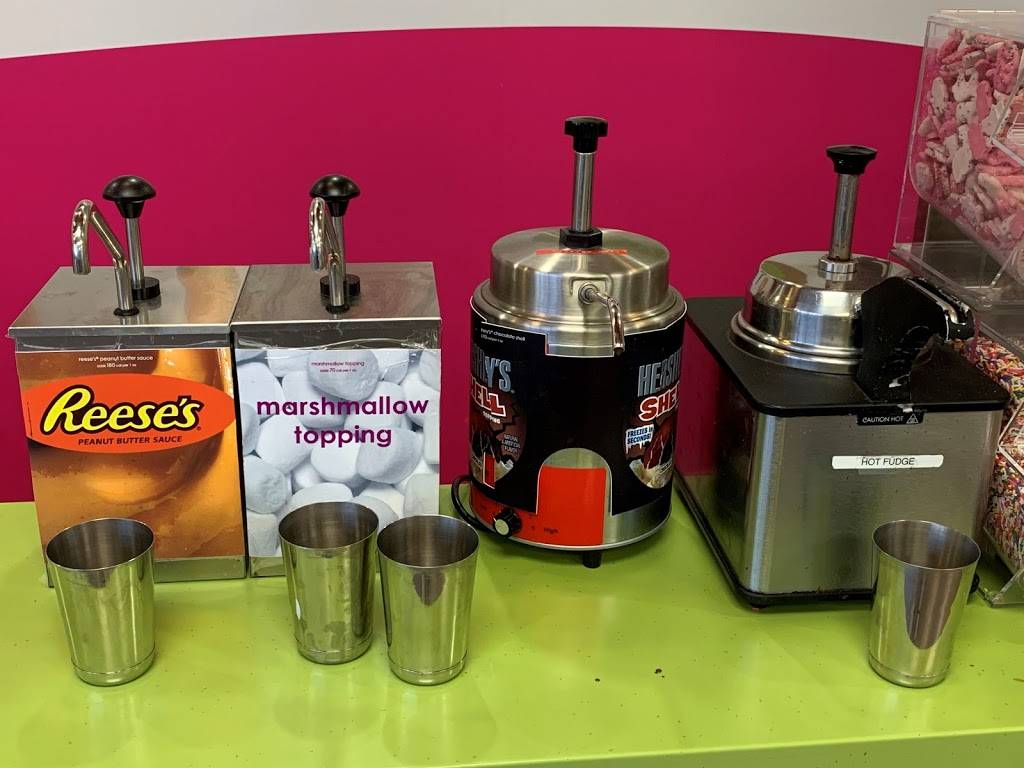 Menchies Frozen Yogurt | restaurant | 13595 Whittier Blvd, Whittier, CA 90605, USA | 5626965676 OR +1 562-696-5676