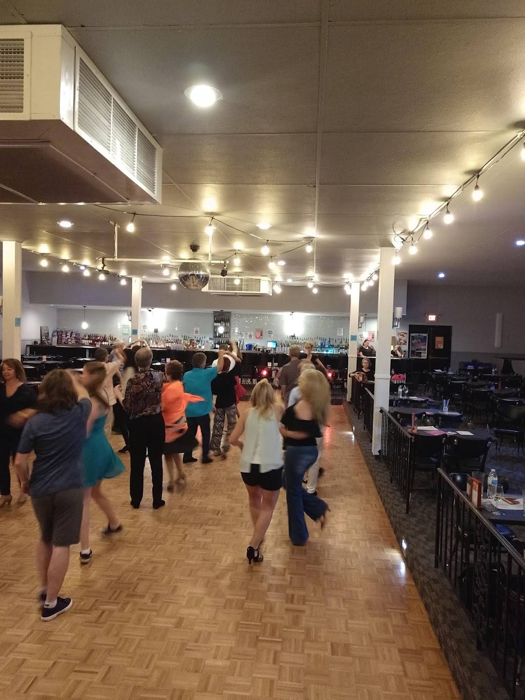 Rolling mills bar and grill | restaurant | 1025 S State St, Girard, OH 44420, USA | 2344215473 OR +1 234-421-5473