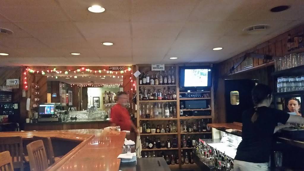 Teddy Griffins Road House | restaurant | 50 Highland Pike Rd, Harbor Springs, MI 49740, USA | 2315267805 OR +1 231-526-7805