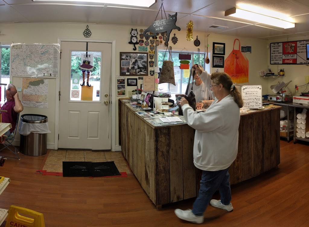 Tellico Kats Deli & Cafe | cafe | 1829 Cherohala Skyway, Tellico Plains, TN 37385, USA | 4232533411 OR +1 423-253-3411