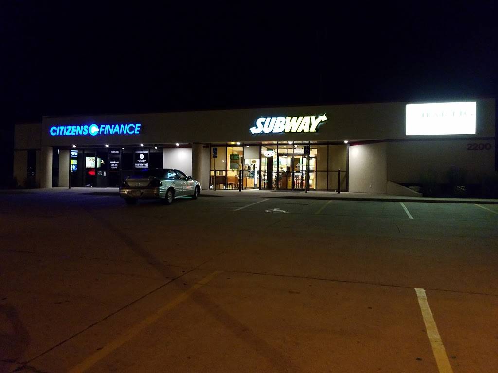 Subway Restaurants | restaurant | 2200 John F Kennedy Rd Suite 102, Dubuque, IA 52002, USA | 5635880216 OR +1 563-588-0216