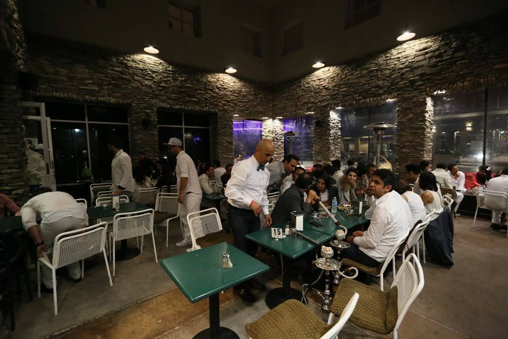 Momos Grill & Hookah | restaurant | 2626 Dupont Dr, Irvine, CA 92612, USA | 9494752200 OR +1 949-475-2200