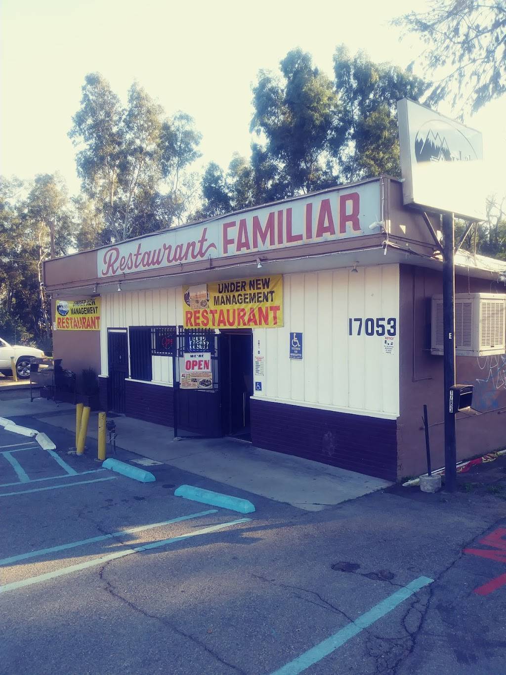 Restaurant Familiar Las Cuatas | restaurant | 17053 Lakeshore Dr, Lake Elsinore, CA 92530, USA | 9514227824 OR +1 951-422-7824