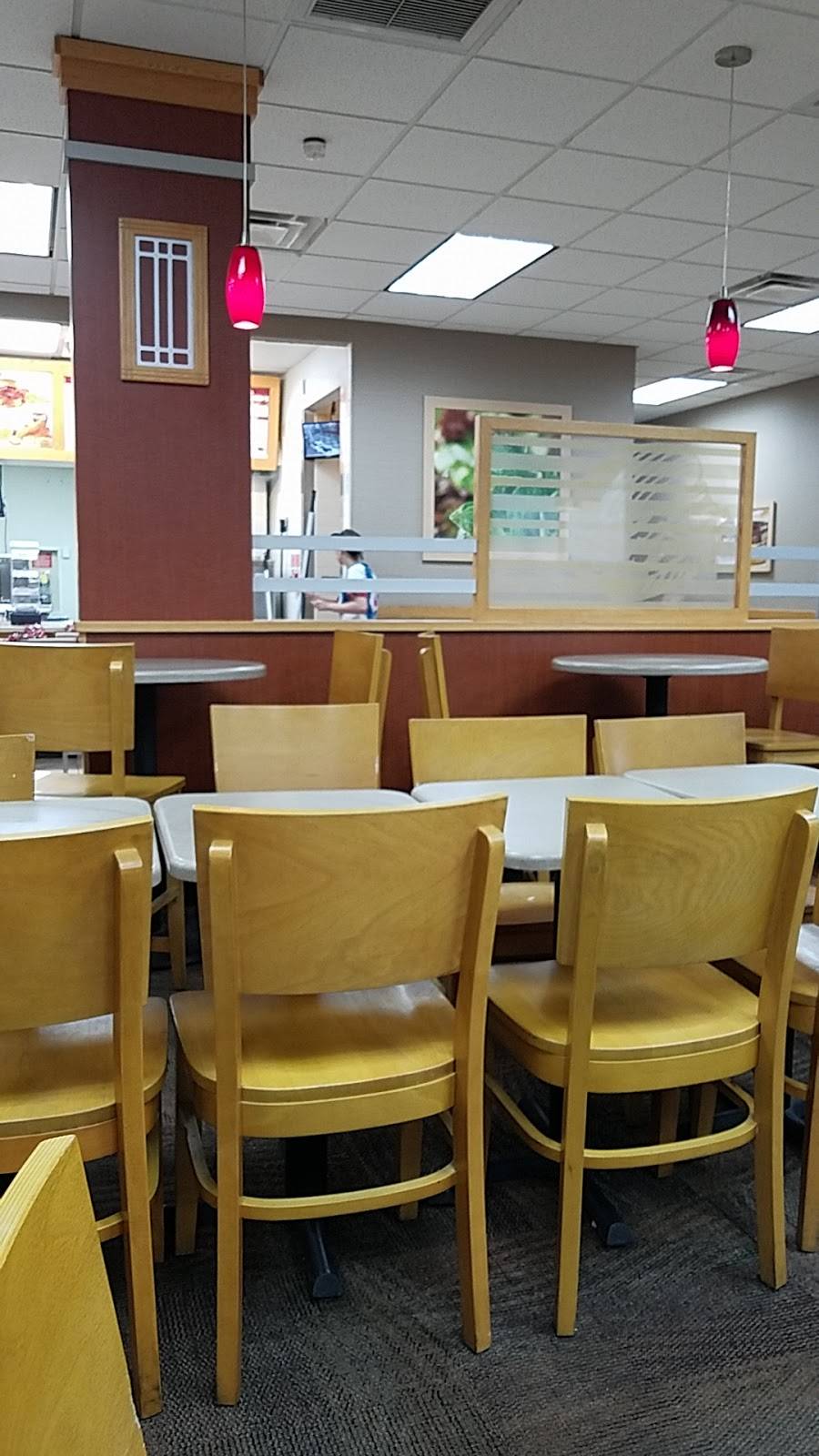 Wendys | restaurant | 1233 W Pearce Blvd, Wentzville, MO 63385, USA | 6363277041 OR +1 636-327-7041