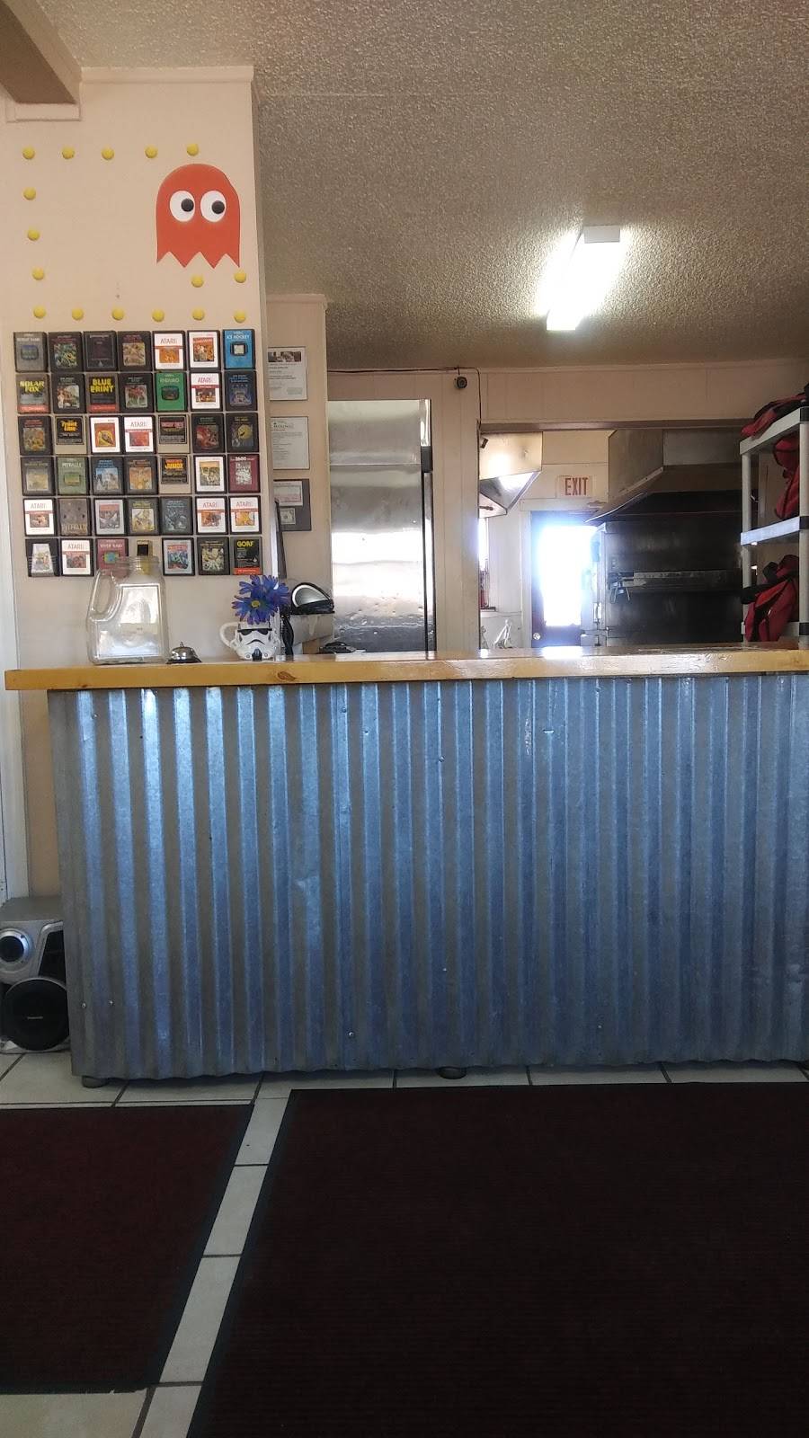 Dinos Pizza | restaurant | 1600 Gill St, Blue Mound, TX 76131, USA | 8172322244 OR +1 817-232-2244