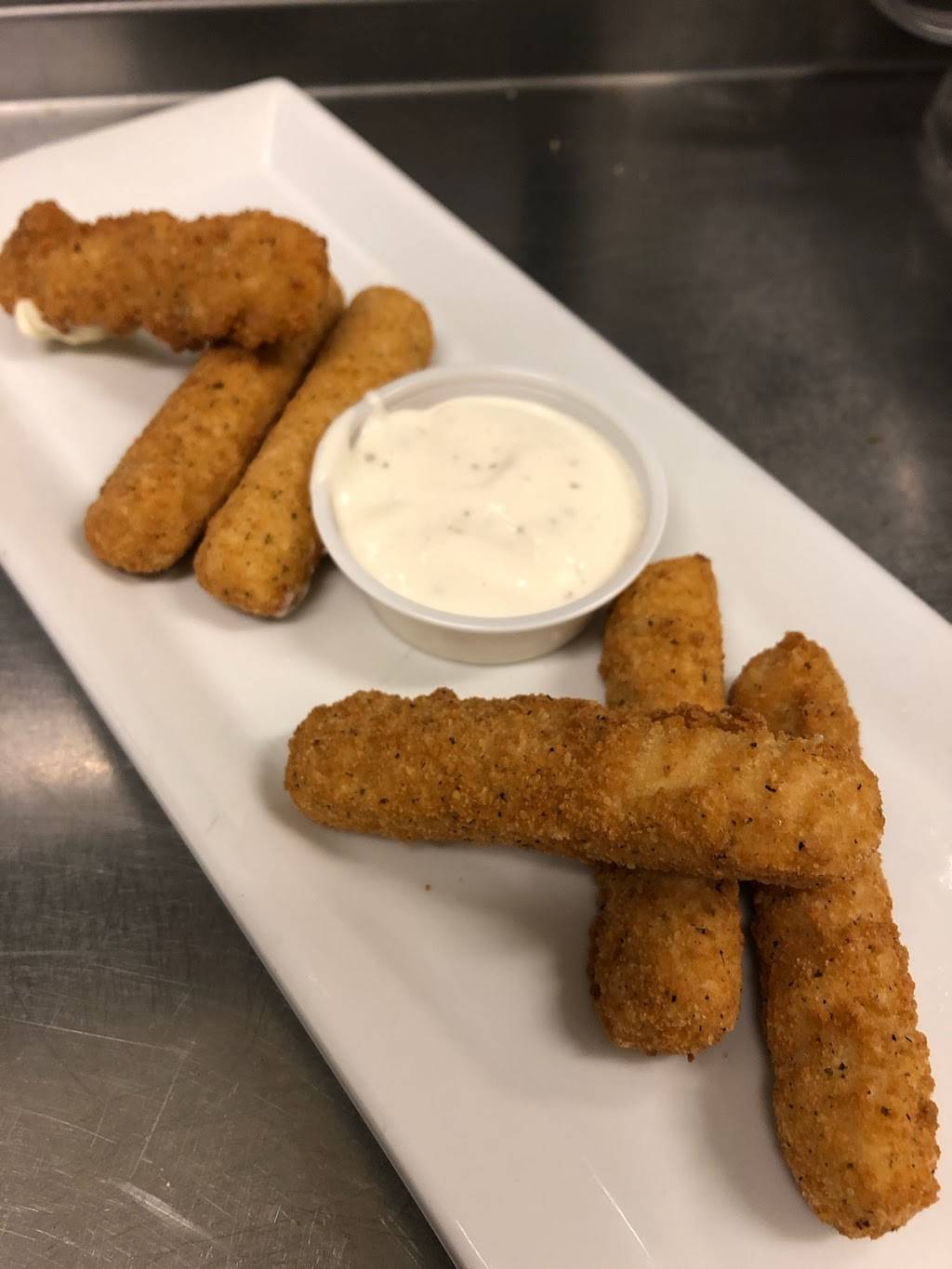 Gilligans Fire Grill Amherstburg | restaurant | 400 Sandwich St S, Amherstburg, ON N9V 3L4, Canada | 5197367300 OR +1 519-736-7300