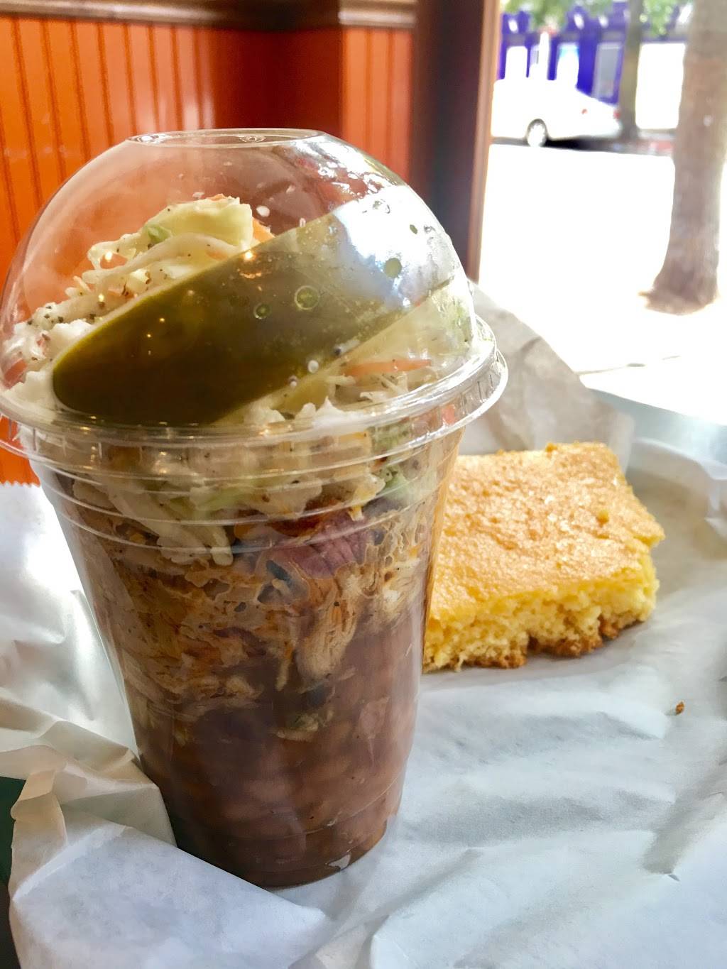 Harbor Que BBQ & Catering | restaurant | 1125 S Charles St, Baltimore, MD 21230, USA | 4106857675 OR +1 410-685-7675