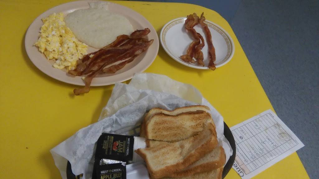 Gracies Grill | restaurant | 123 Vance St, Clinton, NC 28328, USA | 9105927782 OR +1 910-592-7782