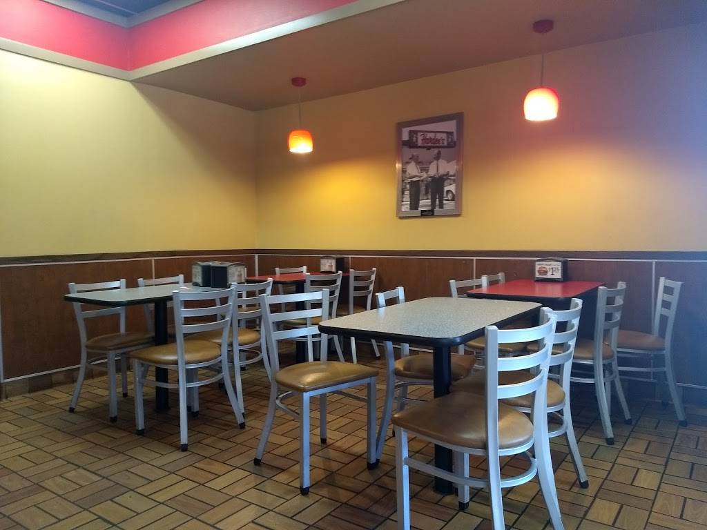 Hardees | restaurant | 505 E Main St, Bedford, VA 24523, USA | 5405862682 OR +1 540-586-2682