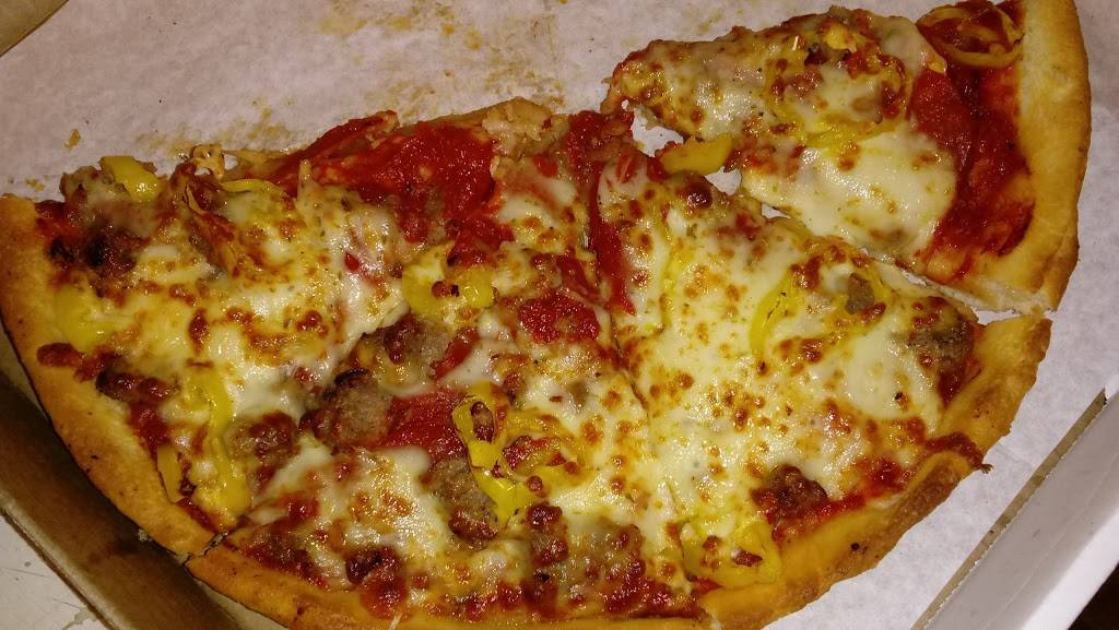 Gioninos Pizza | restaurant | 3314 Warren Rd, Cleveland, OH 44111, USA | 2169412700 OR +1 216-941-2700