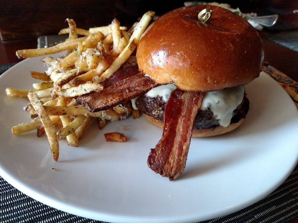 Oak Steakhouse | restaurant | 17 Broad St, Charleston, SC 29401, USA | 8437224220 OR +1 843-722-4220