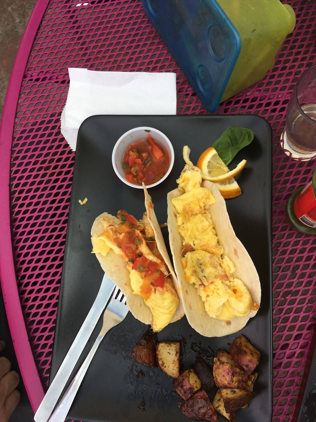 Tangelos Grille | restaurant | 3121 Beach Blvd S, Gulfport, FL 33701, USA | 7278941695 OR +1 727-894-1695