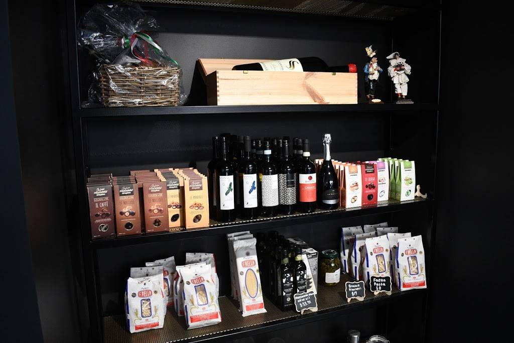 Mozzarella Store, Pizza & Caffè | restaurant | 822 Michigan Ave, Chicago, IL 60611, USA | 3122852449 OR +1 312-285-2449