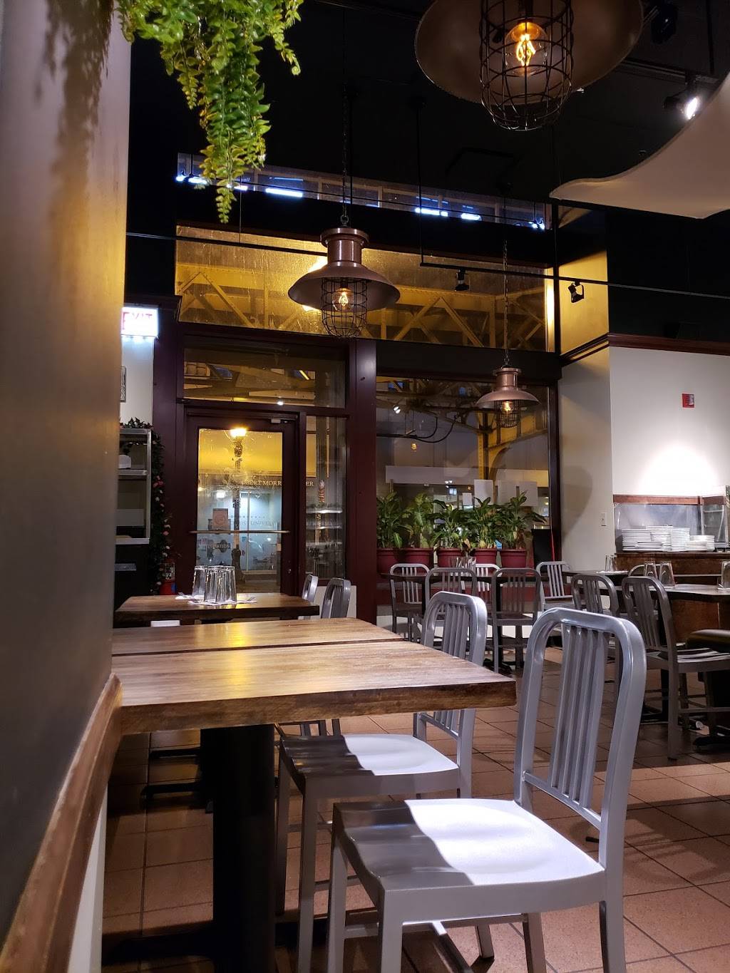 Lime Leaf Thai Fusion & Drinks | restaurant | 333 S State St Unit C13, Chicago, IL 60604, USA | 3128775857 OR +1 312-877-5857